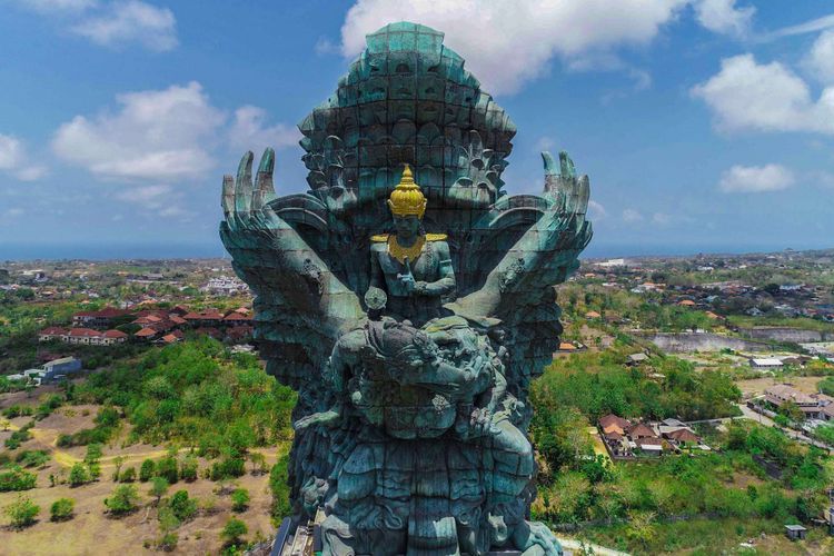 Foto 11 Patung Monumen Di Indonesia Salah Satunya Garuda Wisnu Kencana 7069