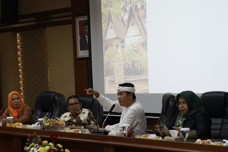 Anggota DPR RI Dedi Mulyadi hadir dalam Rapat Dengar Pendapat (RDP) di DPRD Kabupaten Purwakarta, Rabu (7/9/2022).