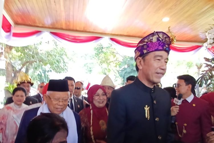 Jokowi Tiba di Istana untuk Upacara HUT Ke-81 RI, Kenakan Baju Adat Bali