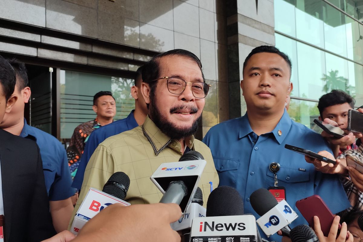 Ketua Mahkamah Konstitusi (MK) Anwar Usman setelah diperiksa Majelis Kehormatan MK (MKMK) untuk kali kedua, Jumat (3/11/2023).