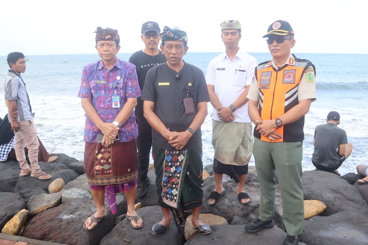 Pemerintah Kabupaten (Pemkab) Jembrana merespons cepat musibah kapal tenggelam Kapal Motor Penyeberangan (KMP) Tunu Prathama Jaya yang terjadi di perairan Selat Bali, Kamis (3/7/2025).
