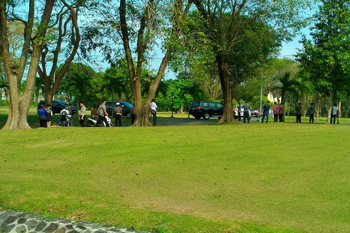 Mantan Presiden Amerika Serikat, Barack Obama beserta rombongan tiba di Candi Prambanan, Kamis (29/6/2017)