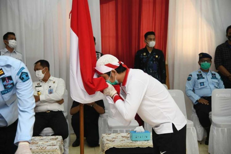 Sebanyak 34 narapidana terorisme bertekad kembali ke Negara Kesatuan Republik Indonesia (NKRI) setelah pengucapan ikrar setia kepada Pancasila di Lembaga Pemasyarakatan (Lapas) Gunung Sindur, Kabupaten Bogor, Jawa Barat, Kamis (15/4/2021).