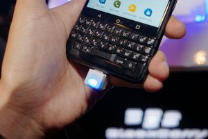 BlackBerry Bersiap Kembali dengan Dua Bisnis Baru