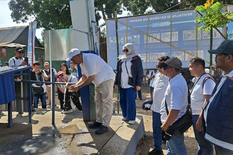 Revitalisasi saluran air bersih.