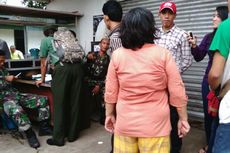 Warga Protes karena Kiosnya Digembok Personel TNI