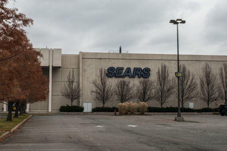 Sebuah toserba Sears di Paramus, Amerika Serikat, yang segera tutup. 