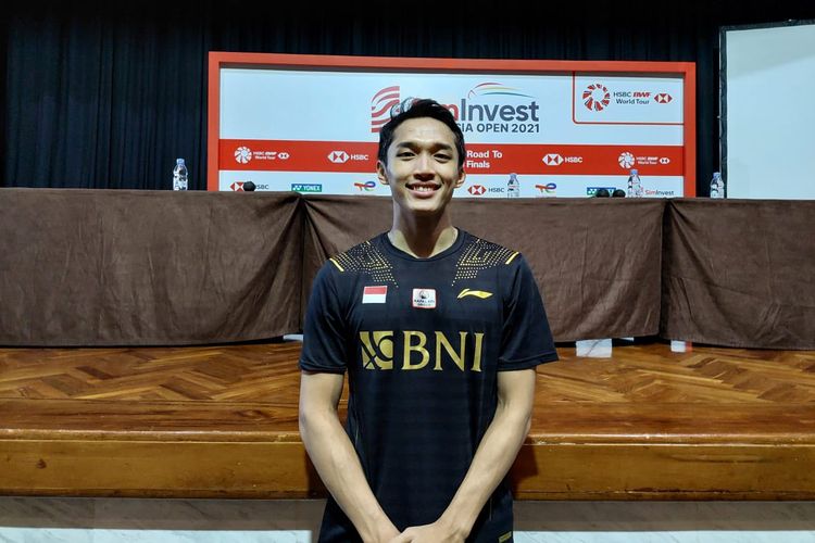 Jonatan Christie usai mengalahkan Daren Liew (Malaysia) pada babak pertama di Bali International Convention Centre, Rabu (24/11/2021). 