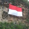 Peringati Hari Pahlawan, Bendera Merah Putih Raksasa Dikibarkan di Tebing Trenggalek