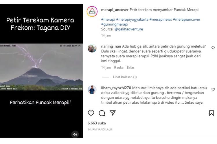 Tangkapan layar unggahan video yang memperlihatkan petir terekam menyambar puncak Gunung Merapi.