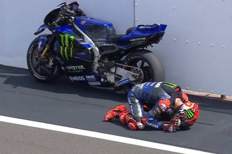 Momen Quartararo Kecewa Berat sampai Tersujud dan Memukul Aspal