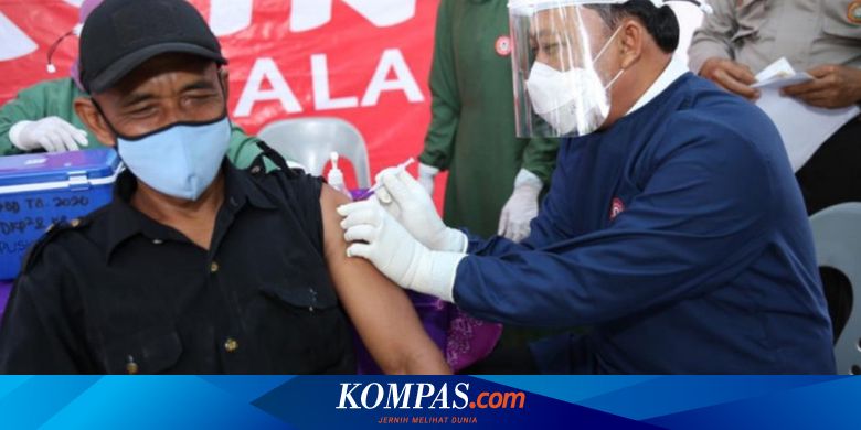 Saat Wakil Wali Kota Mendadak Jadi Tukang Suntik Vaksin Covid-19 - Vimarsana News