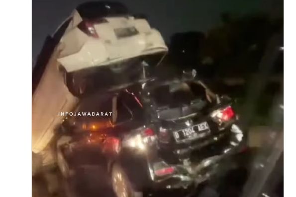 Kecelakaan Beruntun di Tol Purbaleunyi, Mobil sampai Menumpuk 