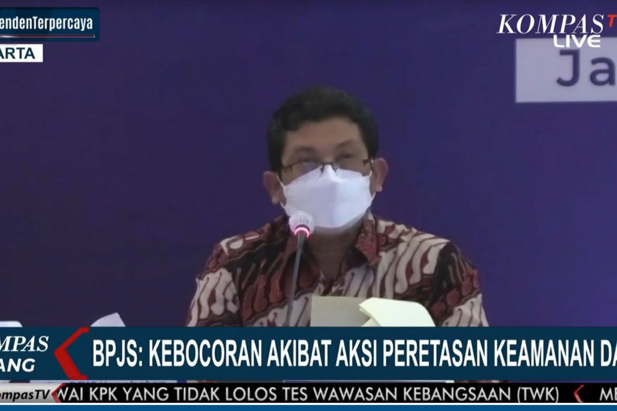 Direktur Utama BPJS Kesehatan Ali Ghufron dalam konferensi pers soal kebocoran data ratusan juta warga RI yang diduga berasal dari BPJS Kesehatan, Selasa (25/5/2021). 