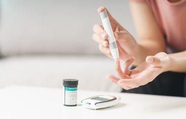 Mengetahui cara cepat menurunkan gula darah dengan aman sangat penting untuk penderita diabetes.
