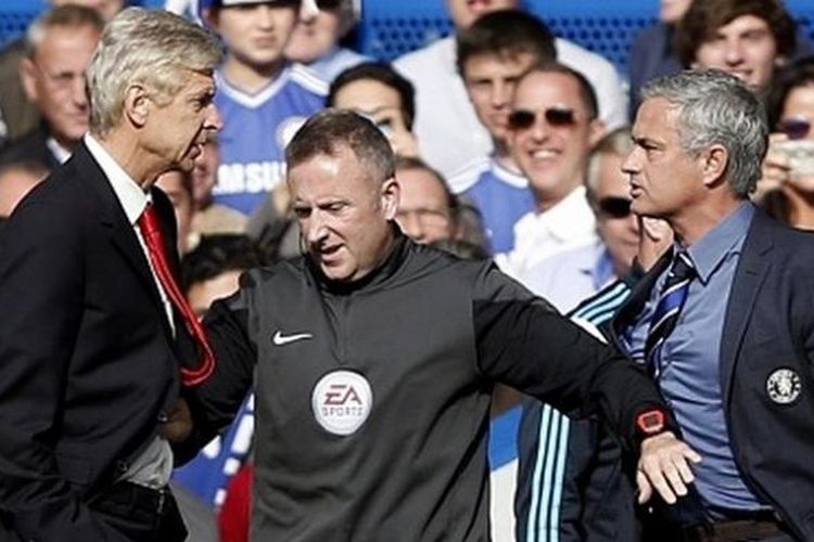Arsene Wenger dan Jose Mourinho sempat adu mulut pada duel pertama Chelsea vs Arsenal musim 2014-15.