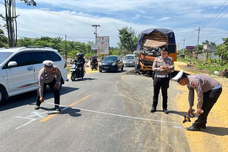 Kecelakaan Beruntun Truk di Kampar: 1 Tewas, 2 Luka Berat