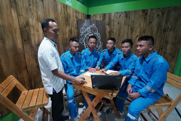 Program MBKM dinilai penting karena membantu membekali para taruna dan taruni dengan kemampuan teknis agar mereka siap terjun di industri.