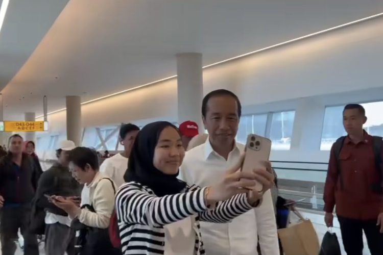 Jokowi Tiba di Indonesia Usai Menghadiri Pemakaman Paus Fransiskus