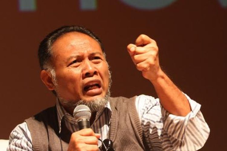 Mantan Wakil Ketua Komisi Pemberantasan Korupsi (KPK), Bambang Widjojanto. Ia bicara soal kasus Formula E yang berjalan di KPK. Pada Rabu (7/9/2022) hari ini, KPK meminta keterangan Anies Baswedan terkait kasus itu. 