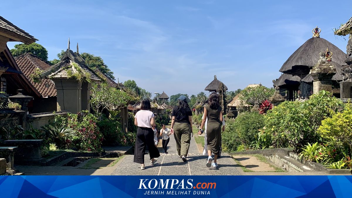KOMPAS.com - Ketua Umum Gabungan Industri Pariwisata Indonesia (GIPI) Hariyadi Sukamdani menyampaikan, nama GIPI dihapus dari Undang Undang Kepariwisataan Nomor 10 Tahun 2009. "Di Undang-Undang Nomor 10 Tahun 2009 itu hilang, jadi GIPI itu di Undang-Undang hilang. Ini jadi pertanyaan untuk kita sebenarnya, ada apa, memang kami kenapa?" Pernyataan tersebut disampaikan oleh Hariyadi dalam acara Press Conference DPP GIPI tentang Menilik Kondisi Pariwisata di tengah dinamika Undang-Undang Pariwisata Terbaru, yang Kompas.com pantau secara daring, Minggu (12/10/2025). Sebagaimana yang diketahui, Dewan Perwakilan Rakyat (DPR) RI resmi mengesahkan Rancangan Undang Undang (RUU) tentang Perubahan Ketiga atas Undang-Undang Nomor 10 Tahun 2009 tentang Kepariwisataan menjadi Undang-Undang. Keputusan itu diambil dalam Rapat Paripurna ke-6 Masa Persidangan I Tahun Sidang 2025–2026 yang dipimpin Wakil Ketua DPR RI, Sufmi Dasco Ahmad, di Kompleks Parlemen, Senayan, Jakarta, Kamis (2/10/2025).