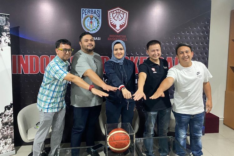 SEA Women Basketball League akan segera bergulir, diawali dengan seri perkenalan pada bulan Oktober 2022. Informasi ini disampaikan dalam jumpa pers yang diadakan oleh Persatuan Bola Basket Seluruh Indonesia (Perbasi) pada Selasa (27/9/2022) di Kantor PP Perbasi, Jakarta.