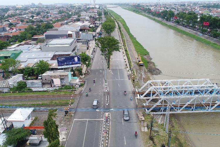 Perlintasan sebidang jalan kereta dan jalan