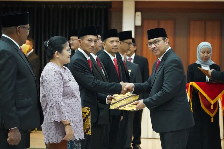 Kepala BKKBN Perwakilan Kalbar dr Victor Palimbong, MKM, AIFO-K dalam sebuah kesempatan.