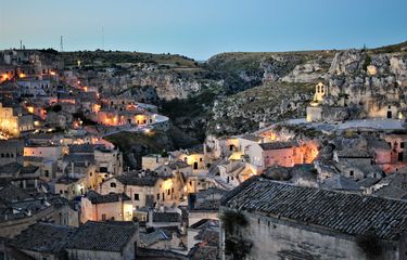 Rumah gua Sassi di Itali ini adalah salah satu rumah tertua di dunia yang masih berdiri.