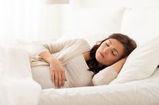 Posisi Tidur untuk Mengurangi Mual saat Hamil