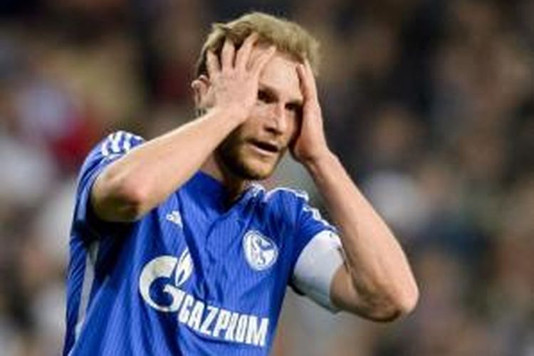Bek FC Schalke, Benedikt Hoewedes.