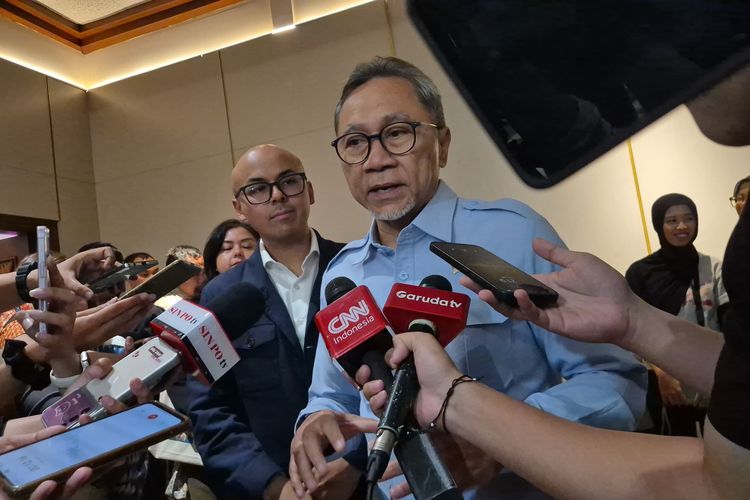 500 Santri Keracunan, Zulhas Pastikan Kepala SPPG di Sidoarjo Dipecat