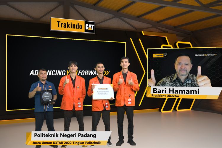 SMKN 1 Balikpapan dan Politeknik Negeri Padang berhasil membawa pulang gelar Juara Umum Kompetisi Kompetensi Keahlian Teknik Alat Berat (K3TAB) 2022.