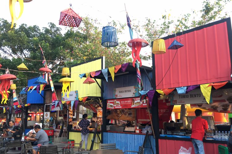 Beragam kuliner kekinian hadir di Pasar Senggol 2018 hingga 13 Mei 2018, di Sumarecon Mal Bekasi, Rabu (2/5/2018). 