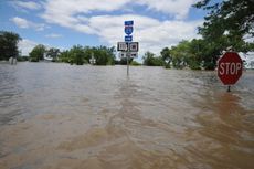 Banjir Jabodetabek, Waspadai Risiko Hipotermia pada Anak dan Lansia