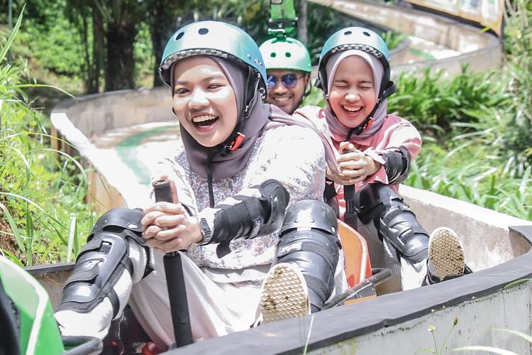 TamiGo Coaster Lembang, wahana yang menggabungkan konsep mobil tamiya, gokart, dan sensasi naik roller coaster
