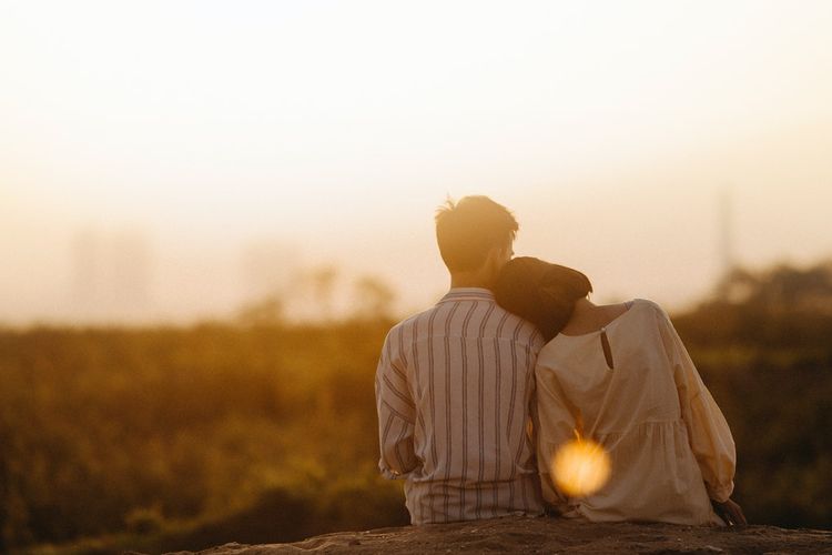 Ucapan anniversary buat pacar bisa memberikan kesan tambahan yang romantis di hari jadi hubungan.