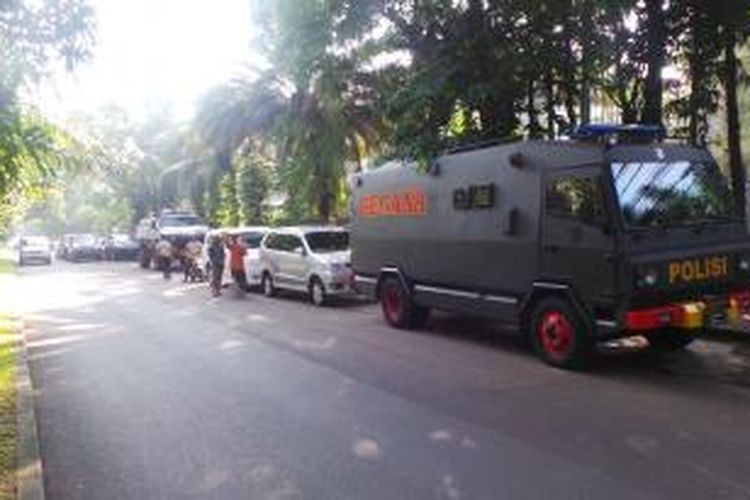 Suasana di depan kediaman Jusuf Kalla, di Jalan Brawijaya, Jakarta Selatan, Selasa (22/7/2014).