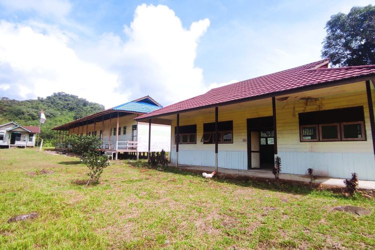 Potret SDN 005 Bang Biau Kaltara: Hanya Memiliki 3 Murid dan 5 Guru dengan Kelas Rangkap