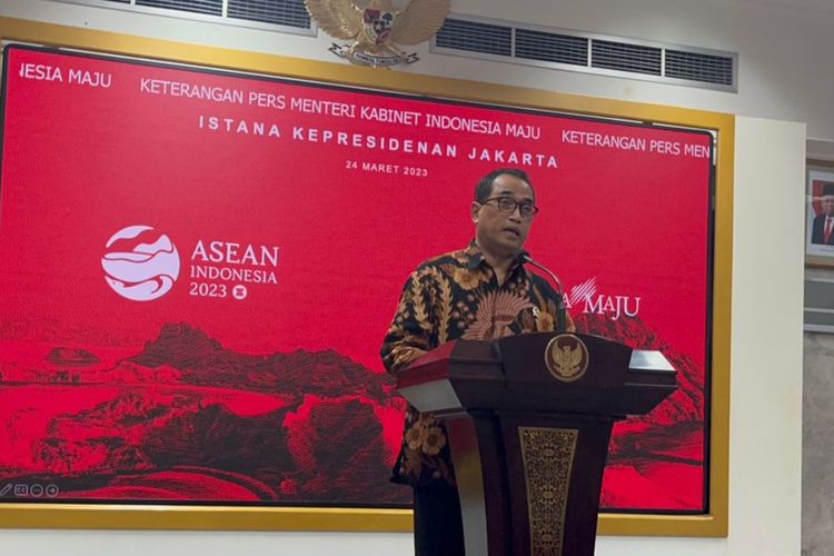 Menhub Budi Karya Sumadi saat memberikan keterangan pers di Istana Kepresidenan, Jakarta, Jumat (24/3/2023).
