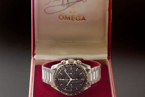 Lelang Arloji Omega Speedmaster Capai Total Penjualan Rp 16 Miliar