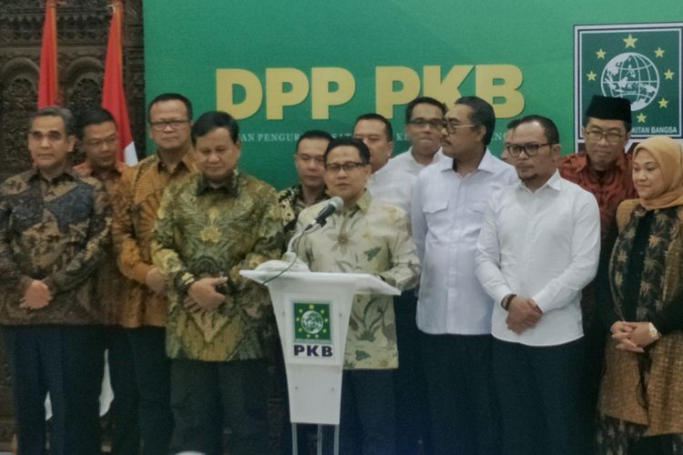 Ketua Umum Partai Kebangkitan Bangsa (PKB) Muhaimin Iskandar saat memberikan keterangan seusai bertemu Ketua Umum Partai Gerindra Prabowo Subianto di kantor DPP PKB, jalan Raden Saleh, Jakarta Pusat, Senin (14/10/2019).