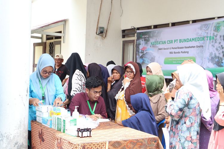 Bundamedik Healthcare System menggelar program donasi dan layanan kesehatan gratis bagi masyarakat Kecamatan Batang Kapas, Kabupaten Pesisir Selatan, Sumatera Barat.