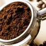 Benarkah Ampas Kopi yang Ditabur di Teras Rumah Bisa Usir Hama?
