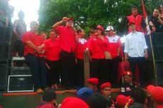 Pria Mirip Jokowi Hibur Simpatisan yang Kecewa