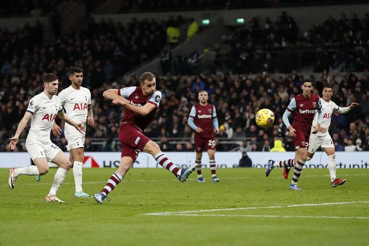 Suasana pertandingan Tottenham vs West Ham pada pekan ke-15 Liga Inggris 2023-2024 di Stadion Tottenham Hotspur, Jumat (8/12/2023) dini hari WIB. Artikel ini berisi hasil Liga Inggris. 