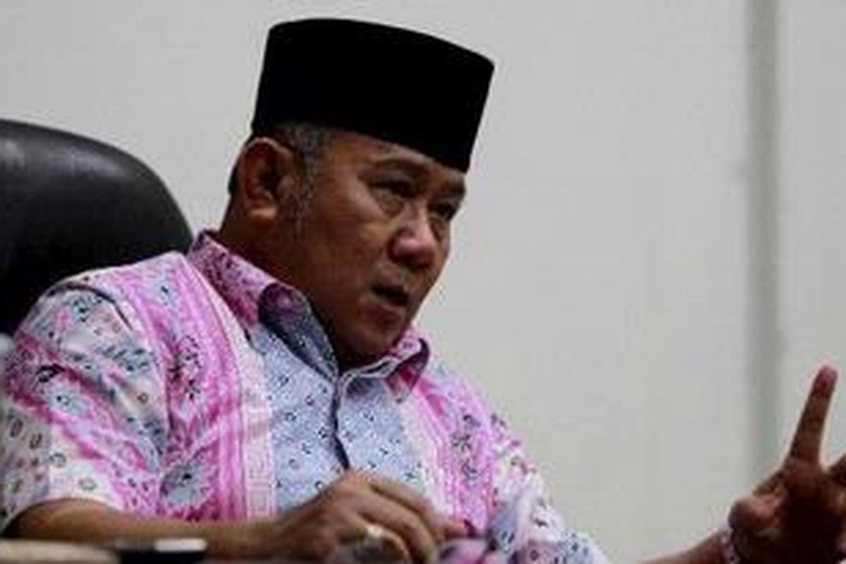 Ketua DPD Partai Demokrat DKI Jakarta Nachrowi Ramli saat sesi wawancara dengan Kompas.com di kantor Dewan Koperasi Indonesia Wilayah DKI Jakarta, Jalan Dharmawangsa Raya, Kebayoran Baru, Jakarta Selatan, Selasa (26/4/2011). Nachrowi Ramli dipastikan maju sebagai bakal calon gubernur DKI Jakarta dalam Pilkada 2012. Pencalonan Nachrowi diputuskan dalam Musyawarah Daerah Partai Demokrat DKI. 