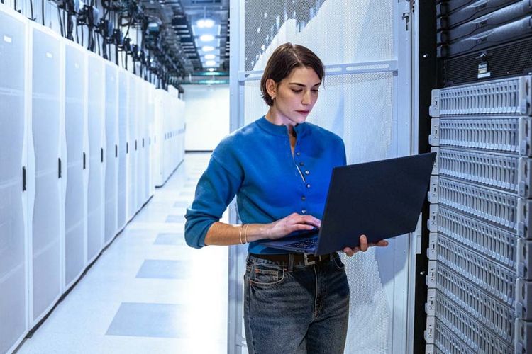 Cisco mengumumkan perluasan solusi Secure AI Factory bersama Nvidia. Solusi ini adalah infrastruktur terintegrasi yang dirancang untuk memudahkan perusahaan menjalankan kecerdasan buatan (AI) dari tahap uji coba hingga siap digunakan secara luas. 