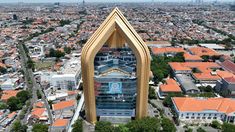 Unair Beri Keringanan Biaya Kuliah, Cost Living hingga Program Makan Siang Gratis bagi Mahasiswa Terdampak Bencana Sumatera