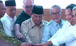 Dorong Akselerasi Ekonomi Daerah, Mendagri Dampingi Presiden Prabowo Resmikan Operasionalisasi 1.061 KDKMP